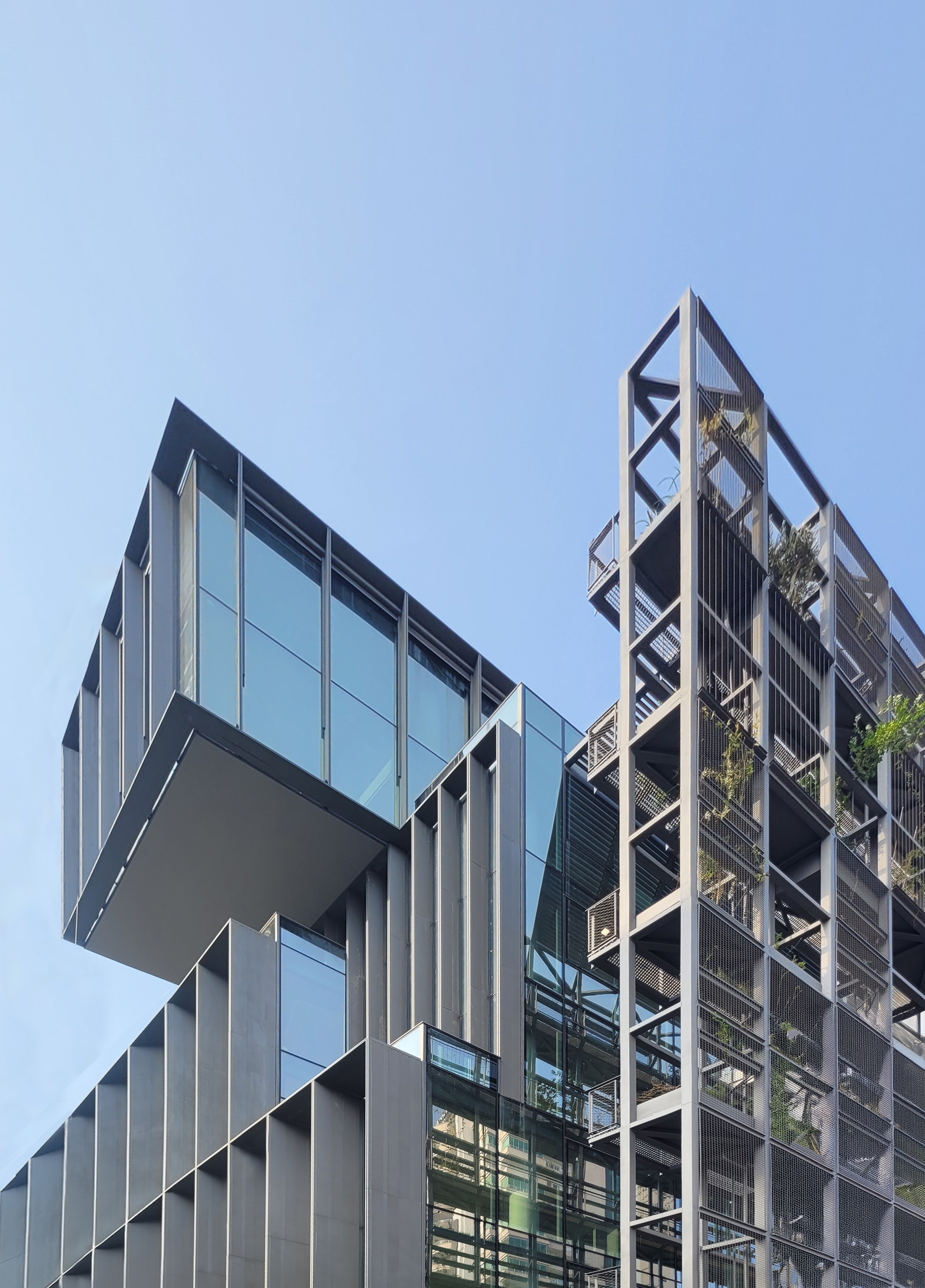 EAA – EMRE AROLAT ARCHITECTURE | Göktekin S1 Business Center is nearing completion!